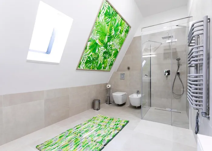 Aparthotel Forrest & *