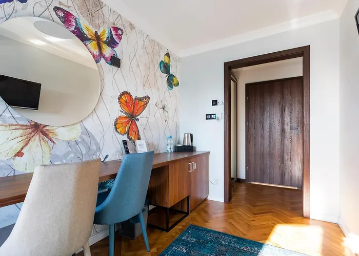 Aparthotel Forrest & *