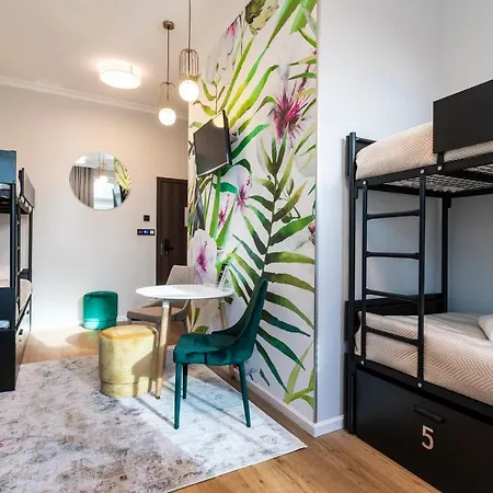 Forrest Apartments&hostel Aparthotel *