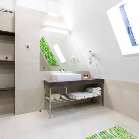 Apartmanhotel Forrest & *