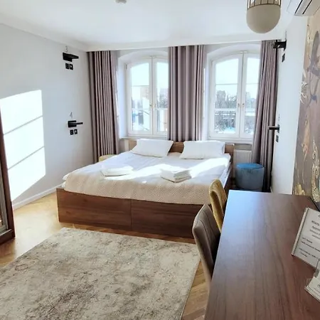 מלון דירות Forrest & *